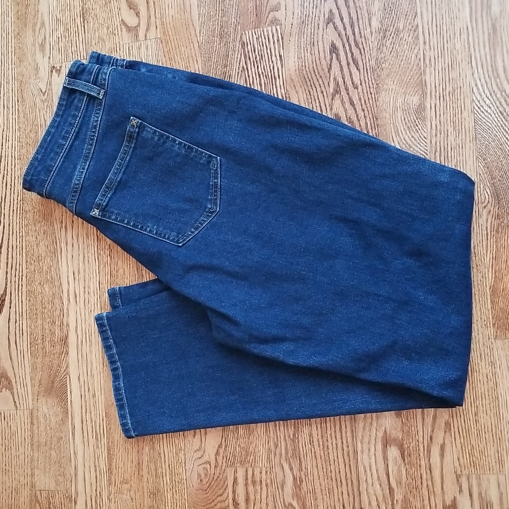 (12) L.L. Bean Classic Fit Denim Jeans Contemporary Casual Everyday Comfy Daily